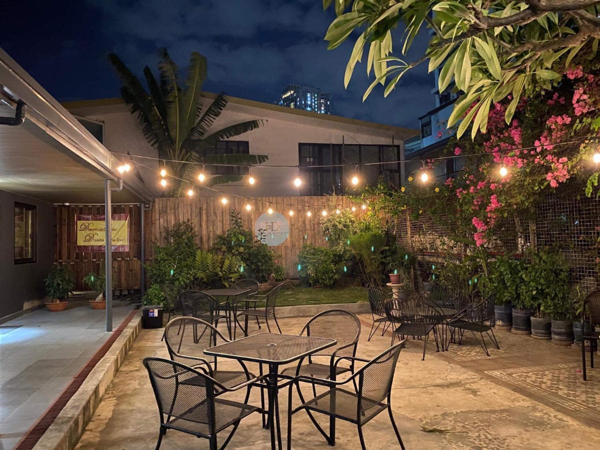 פאסאי The Hub District Garden Suites מראה חיצוני תמונה